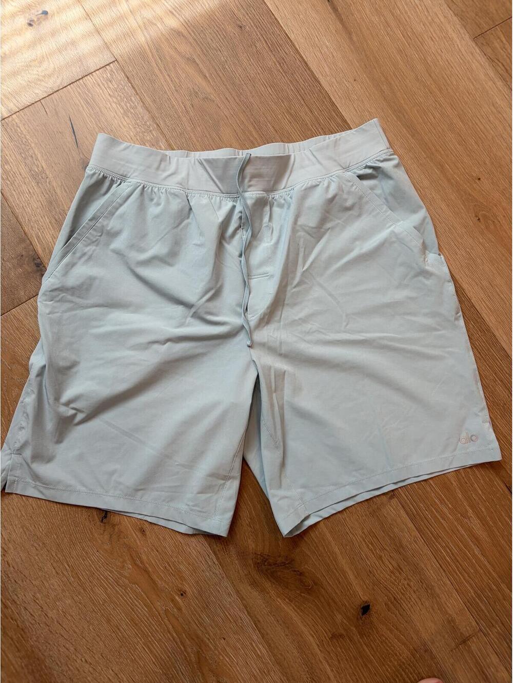 Men's Alo Yoga Shorts Light Blue size XL